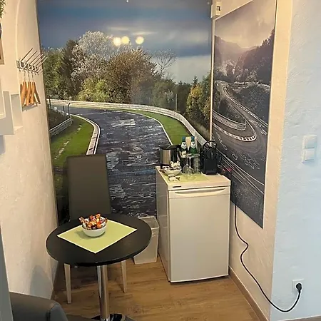 Gaestezimmer Melina Am Nuerburgring 3* Adenau
