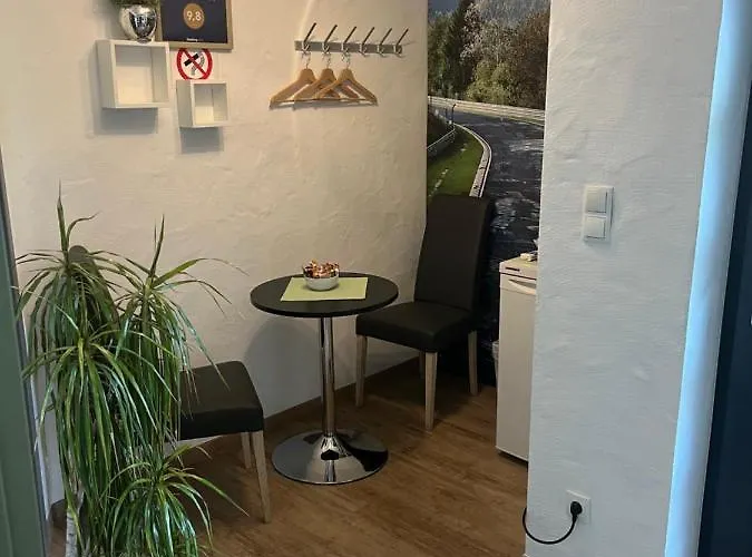 Gaestezimmer Melina Am Nuerburgring Adenau